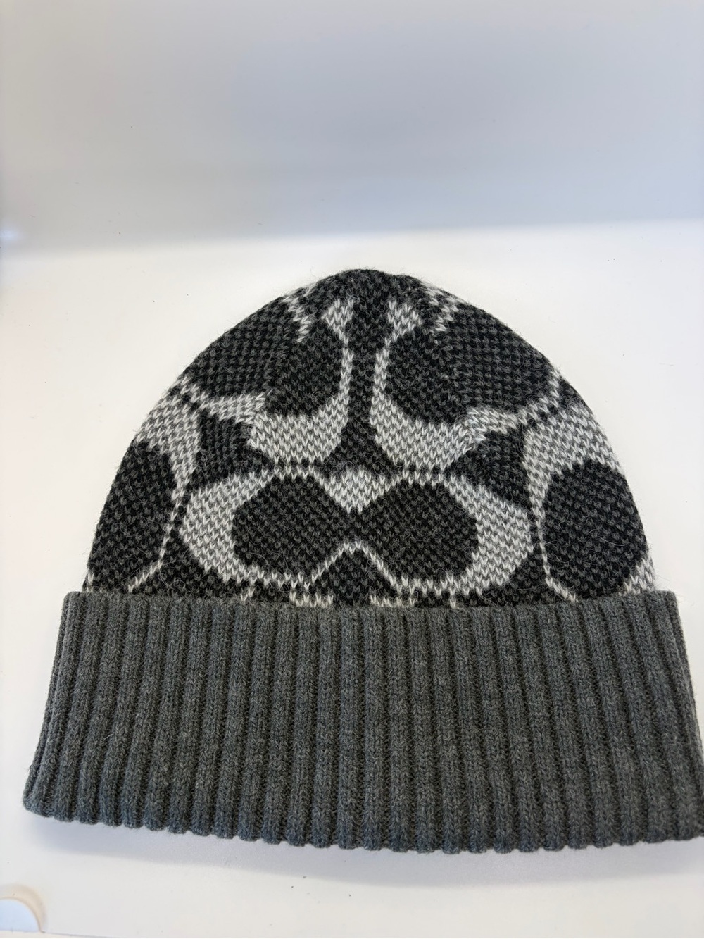 NWOT Coach Men's Knit Beanie in Black & Gray Signature Pattern